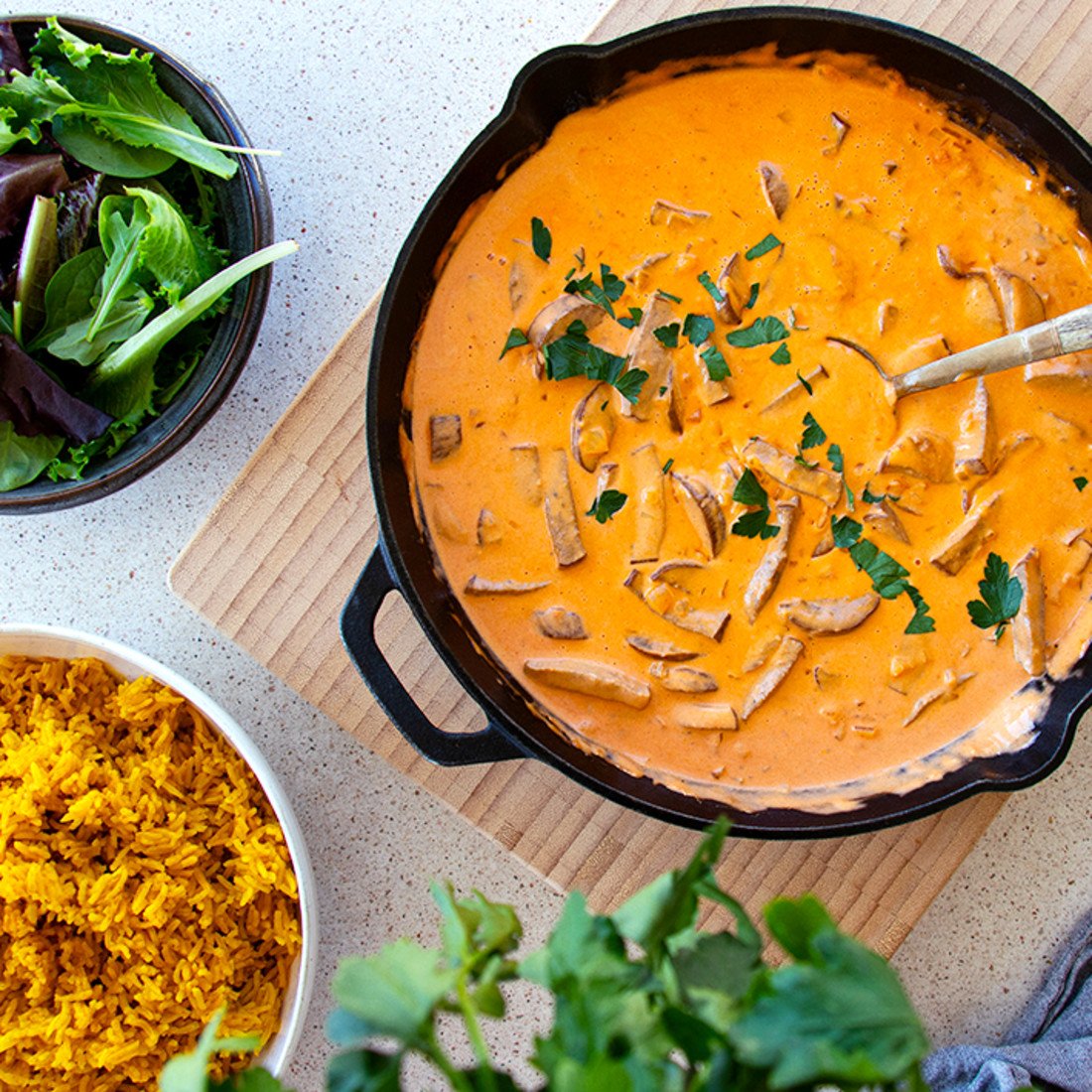 Korv stroganoff med curryris