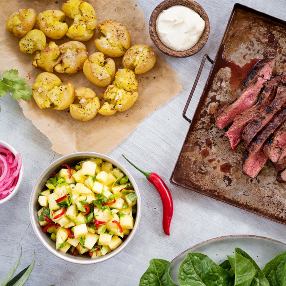 Grillad flankstek med ananassalsa