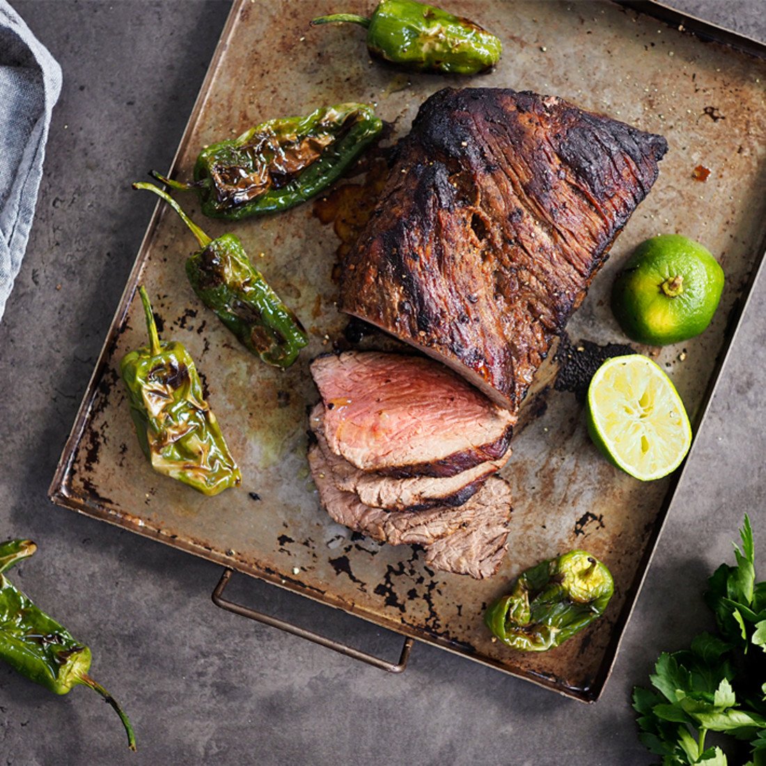 Helgrillad Tri-tip med chipotle & sötpotatis