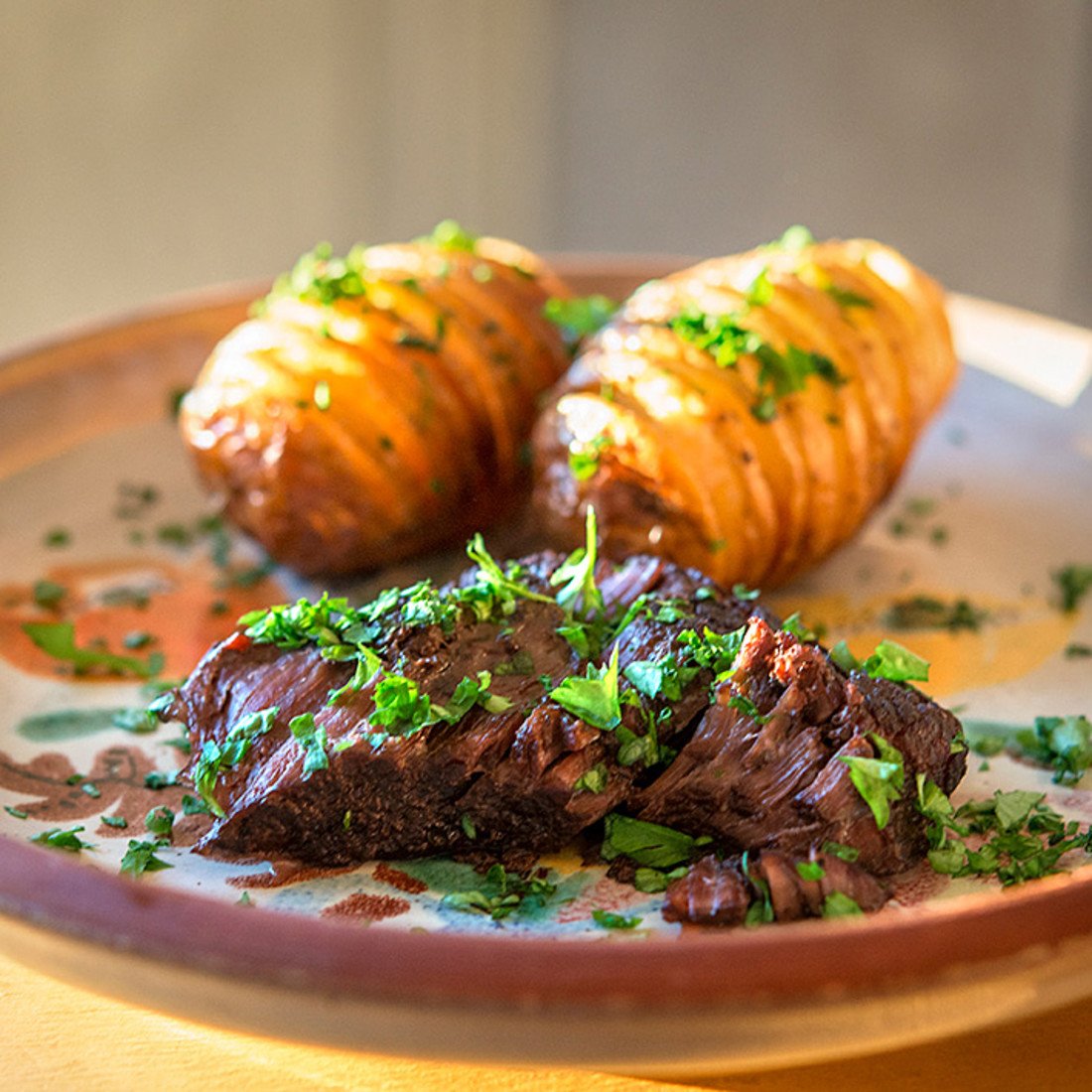 Oxkind med friterad hasselbackspotatis